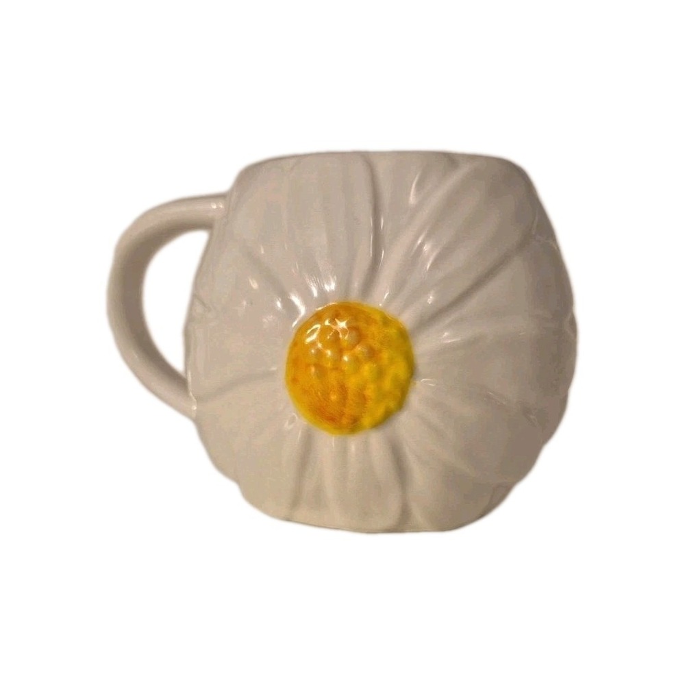 Daisy‎ Flower Ceramic Coffee Mug Cup UO Home Urban Outfitters Dopamine Decor